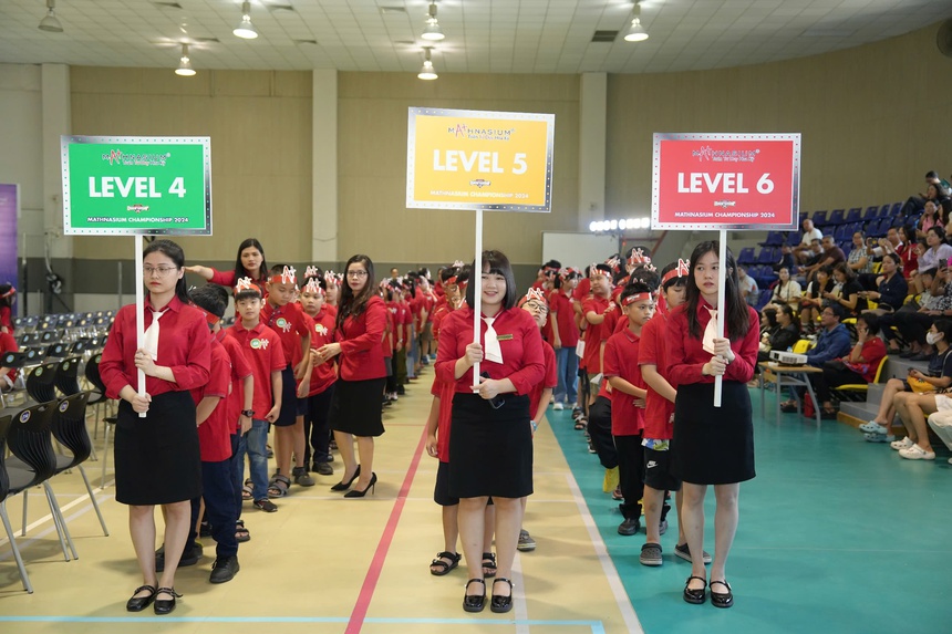 Chung kết phía Bắc Tài năng Toán Tư duy năm 2024: 18 thí sinh xuất sắc nhất được vinh danh - Ảnh 1.