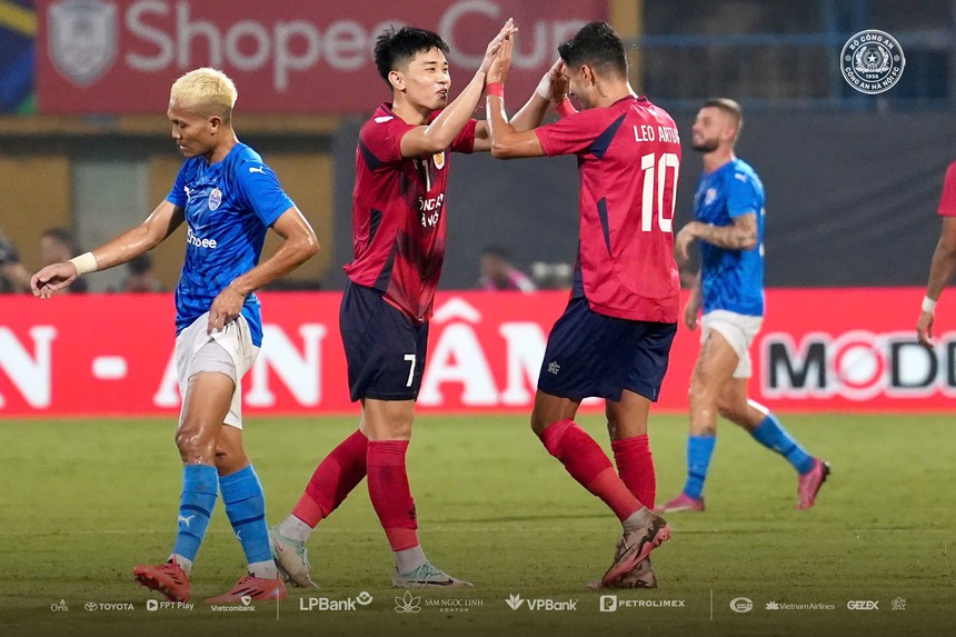 Danh sách chi tiết đề cử QBV Việt Nam: Hoàng Đức, Văn Lâm và Đình Bắc góp mặt; sao trẻ HAGL có tên ở 1 hạng mục - Ảnh 2. Danh sách chi tiết đề cử QBV Việt Nam: Hoàng Đức, Văn Lâm và Đình Bắc góp mặt; sao trẻ HAGL có tên ở 1 hạng mục - Ảnh 2.