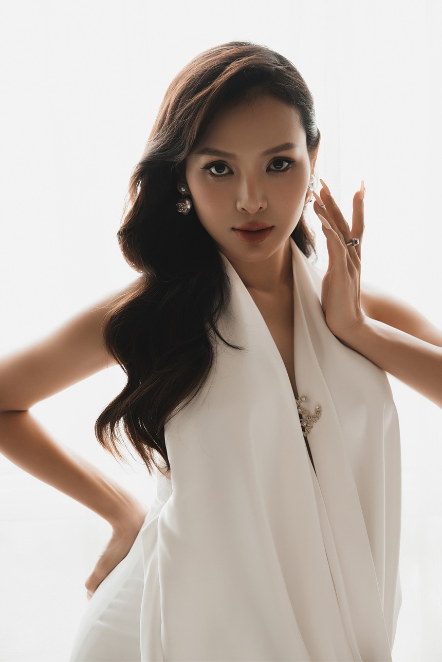 Phương Trinh Jolie bầu 6 tháng vẫn rạng rỡ dự sự kiện - Ảnh 1. Phương Trinh Jolie bầu 6 tháng vẫn rạng rỡ dự sự kiện - Ảnh 1.