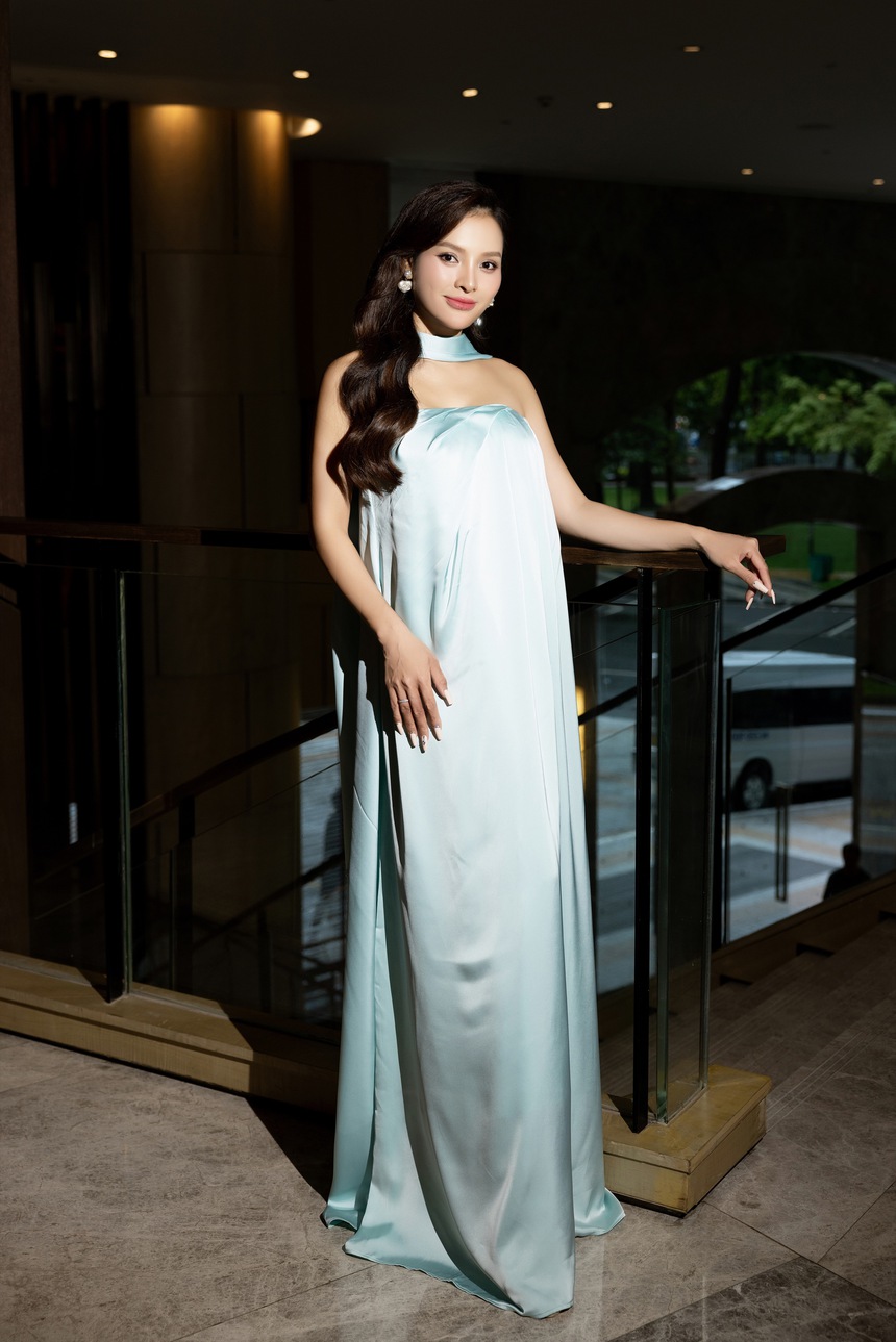 Phương Trinh Jolie bầu 6 tháng vẫn rạng rỡ dự sự kiện - Ảnh 4. Phương Trinh Jolie bầu 6 tháng vẫn rạng rỡ dự sự kiện - Ảnh 4.