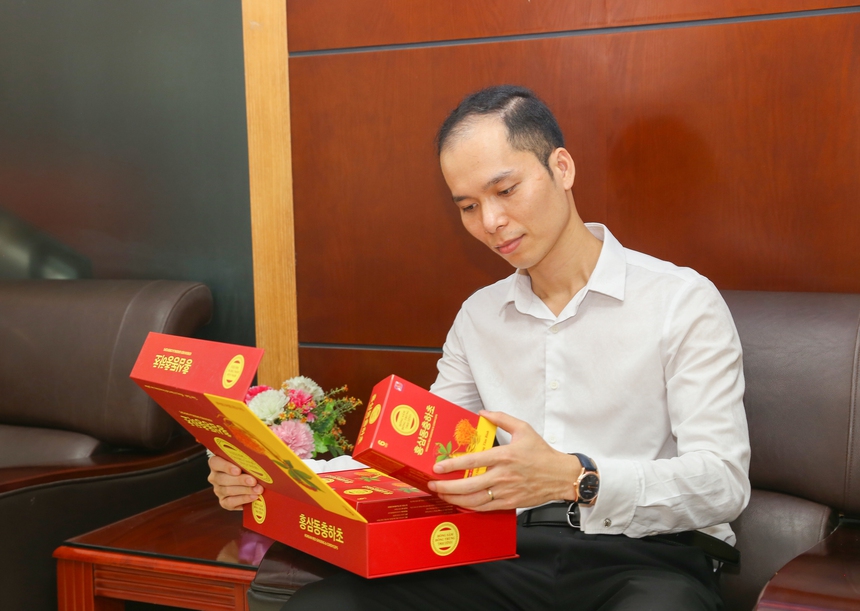 Chọn quà tặng nhân viên, phải tâm lý như vị Giám đốc trẻ này - Ảnh 1. Chọn quà tặng nhân viên, phải tâm lý như vị Giám đốc trẻ này - Ảnh 1.