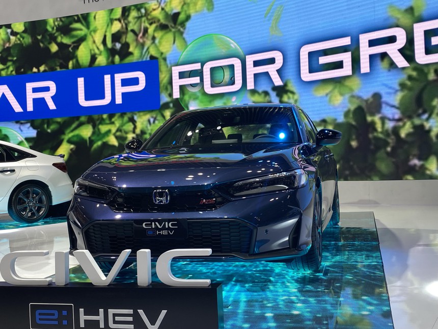 Triển lãm ô tô - xe máy Việt Nam: Xe cá nhân mạnh "chất chơi", chuộng cảm giác lái - Ảnh 1.