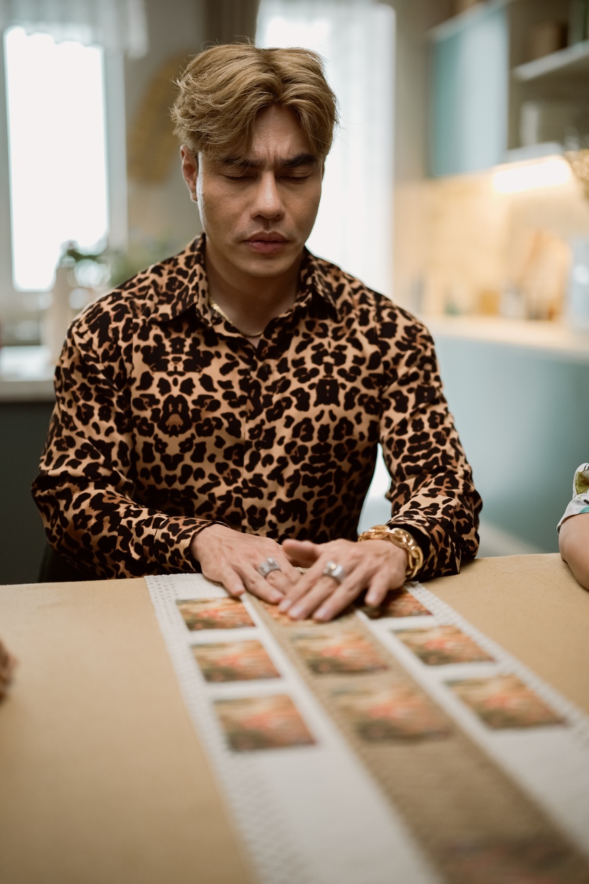 Lê Dương Bảo Lâm gây 'sốt' khi xuất hiện trong phim Tết của Trấn Thành - Ảnh 2. Lê Dương Bảo Lâm gây 'sốt' khi xuất hiện trong phim Tết của Trấn Thành - Ảnh 2.