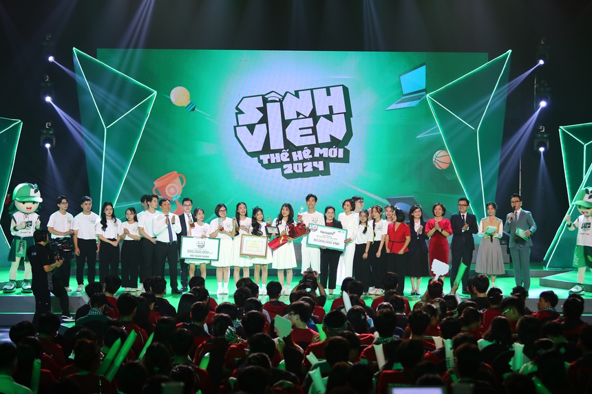 ĐH Ngoại ngữ - ĐH Quốc gia Hà Nội giành ngôi Quán quân cuộc thi Sinh viên Thế hệ mới 2024 - Ảnh 8. ĐH Ngoại ngữ - ĐH Quốc gia Hà Nội giành ngôi Quán quân cuộc thi Sinh viên Thế hệ mới 2024 - Ảnh 8.