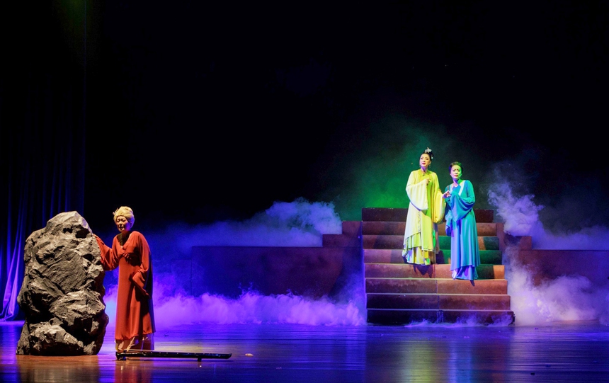 Vở kịch "Dưới bóng giai nhân": Khi đạo diễn "cãi" với nguyên tác và quan niệm dân gian - Ảnh 6.