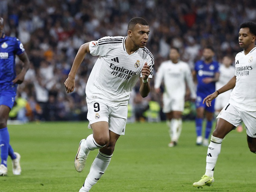 Mbappe ghi bàn đẳng cấp giúp Real Madrid ‘phả hơi nóng’ vào Barca - Ảnh 2. Mbappe ghi bàn đẳng cấp giúp Real Madrid ‘phả hơi nóng’ vào Barca - Ảnh 2.