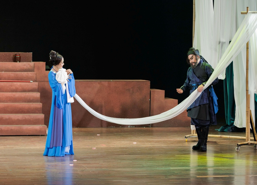 Vở kịch "Dưới bóng giai nhân": Khi đạo diễn "cãi" với nguyên tác và quan niệm dân gian - Ảnh 5.