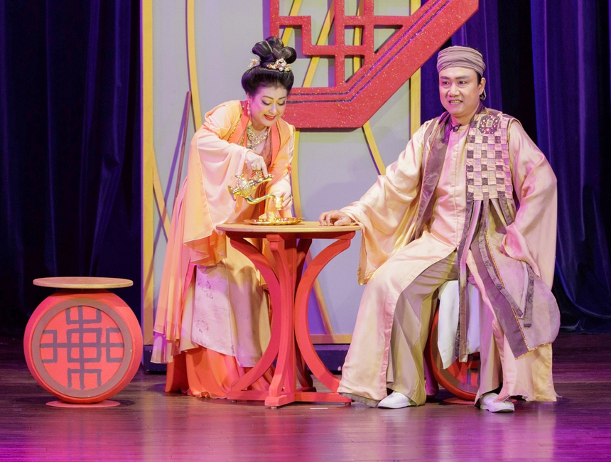 Vở kịch "Dưới bóng giai nhân": Khi đạo diễn "cãi" với nguyên tác và quan niệm dân gian - Ảnh 2.