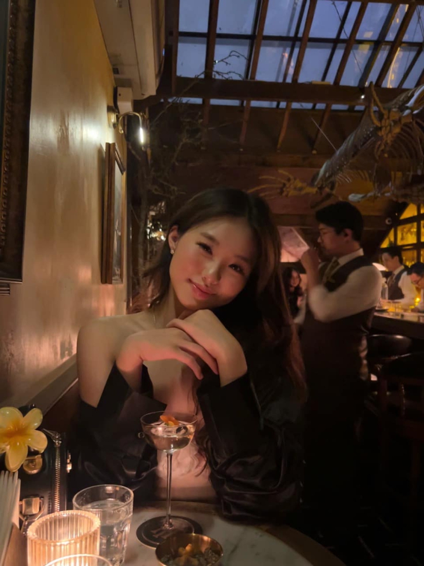 Con gái 16 tuổi nhan sắc nổi bật, năng khiếu thể thao của cựu 'hoa khôi bóng chuyền' Kim Huệ - Ảnh 1. Con gái 16 tuổi nhan sắc nổi bật, năng khiếu thể thao của cựu 'hoa khôi bóng chuyền' Kim Huệ - Ảnh 1.