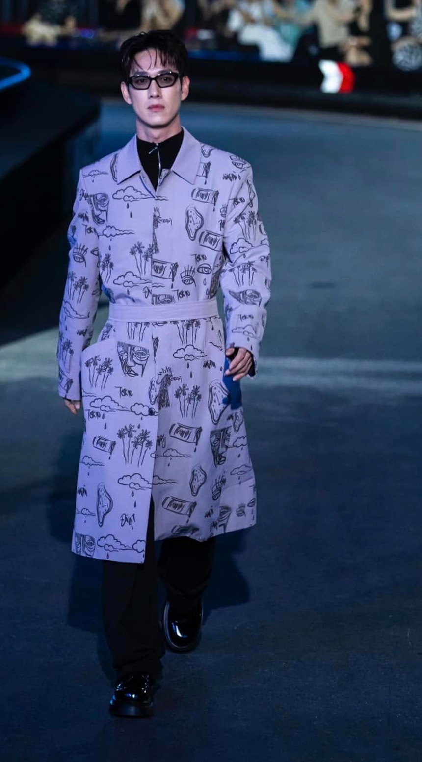 Song Luân nổi bật trong 2024: Đóng chính 'Công tử Bạc Liêu', anh trai đa tài của 'Anh trai Say Hi' - Ảnh 5. Song Luân nổi bật trong 2024: Đóng chính 'Công tử Bạc Liêu', anh trai đa tài của 'Anh trai Say Hi' - Ảnh 5.