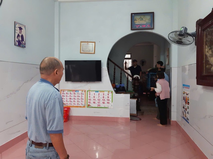 Tạm giữ chủ cơ sở trông giữ trẻ để làm rõ vụ việc bạo hành trẻ em - Ảnh 2. Tạm giữ chủ cơ sở trông giữ trẻ để làm rõ vụ việc bạo hành trẻ em - Ảnh 2.