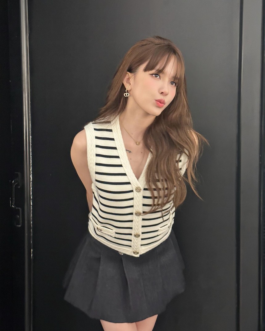 Loạt ảnh 'dìm' dáng sao Việt: Trấn Thành than trời, dáng đẹp như Hà Hồ, Kỳ Duyên cũng khó 'thoát'. - Ảnh 15. Loạt ảnh 'dìm' dáng sao Việt: Trấn Thành than trời, dáng đẹp như Hà Hồ, Kỳ Duyên cũng khó 'thoát'. - Ảnh 15.