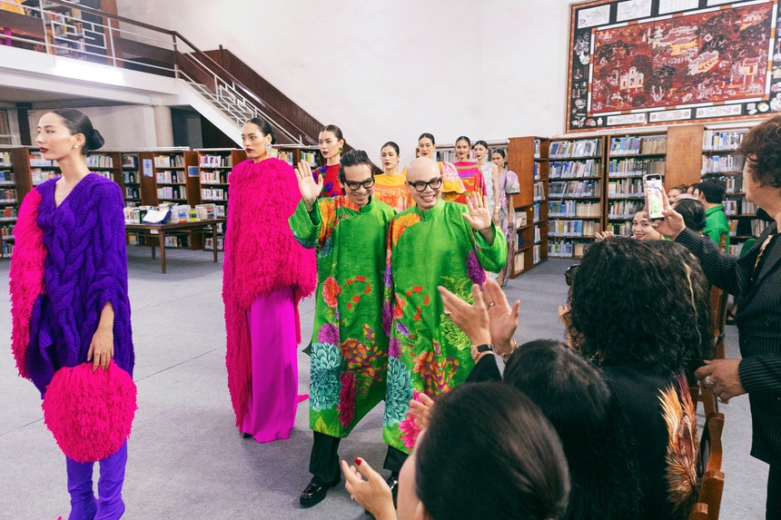 5 điểm ấn tượng trong show diễn ở Thư viện Khoa học Tổng hợp TP.HCM của VUNGOC&SON - Ảnh 9.