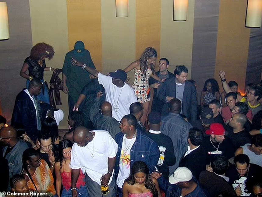 Jennifer Lopez bị "tố" dính líu vào vụ bê bối hiếp dâm của Jay-Z - Ảnh 3. Jennifer Lopez bị "tố" dính líu vào vụ bê bối hiếp dâm của Jay-Z - Ảnh 3.