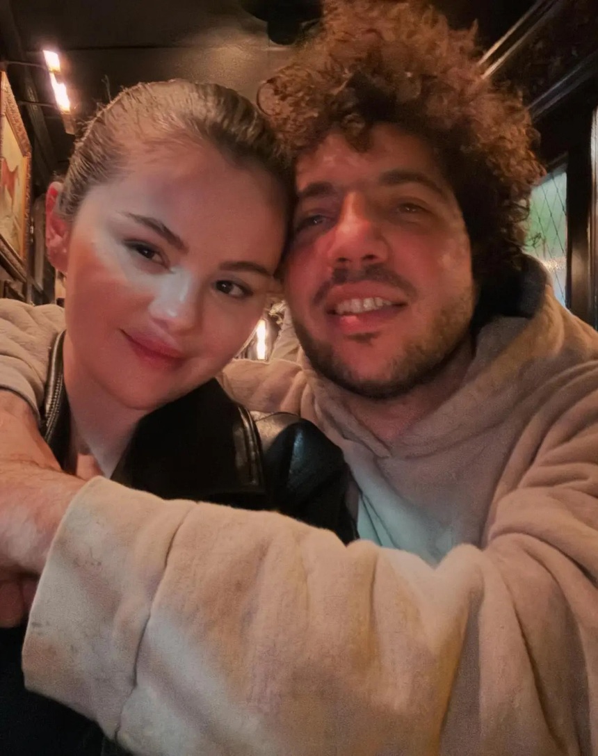 Selena Gomez và Benny Blanco chính thức đính hôn - Ảnh 8.