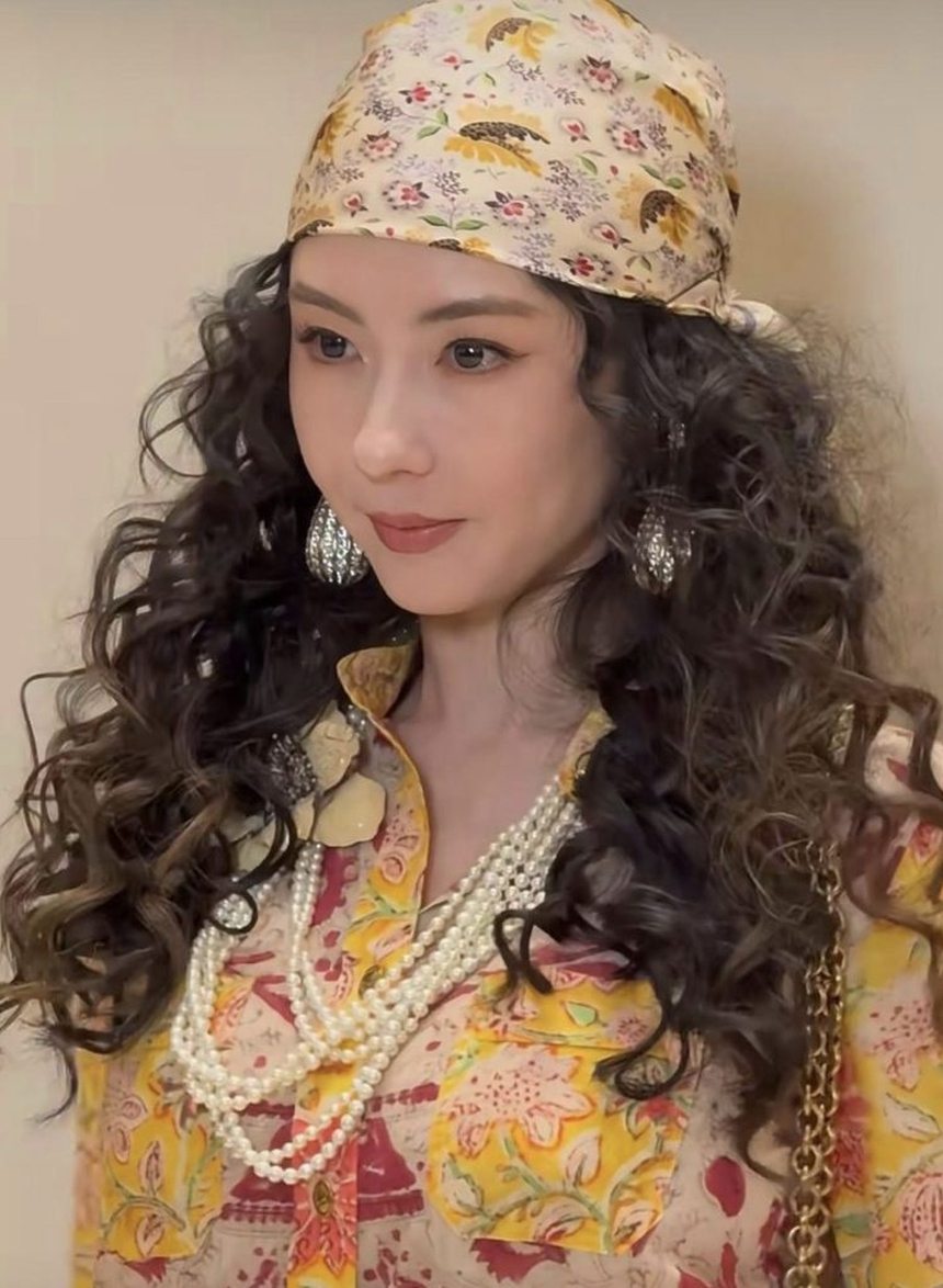 Trương Bá Chi tái xuất sau thời gian dài vắng bóng, sự lột xác ngoạn mục được so sánh với Trương Mạn Ngọc - Ảnh 4.