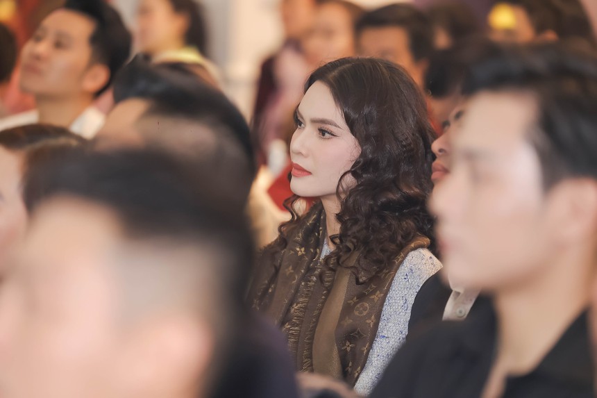 Nhà báo Ngô Bá Lục và tản văn 'Vằng vặc trăng quê': Gợi cảm xúc với dấn ấn làng quê Bắc bộ  - Ảnh 10.