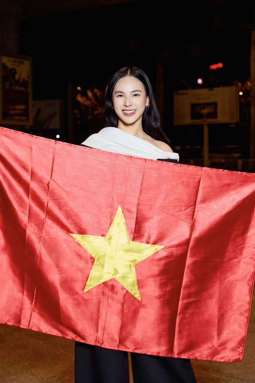 Đại diện Việt Nam - Quỳnh Nga chính thức nhập cuộc Miss Charm sau khi thi thạc sĩ - Ảnh 2.