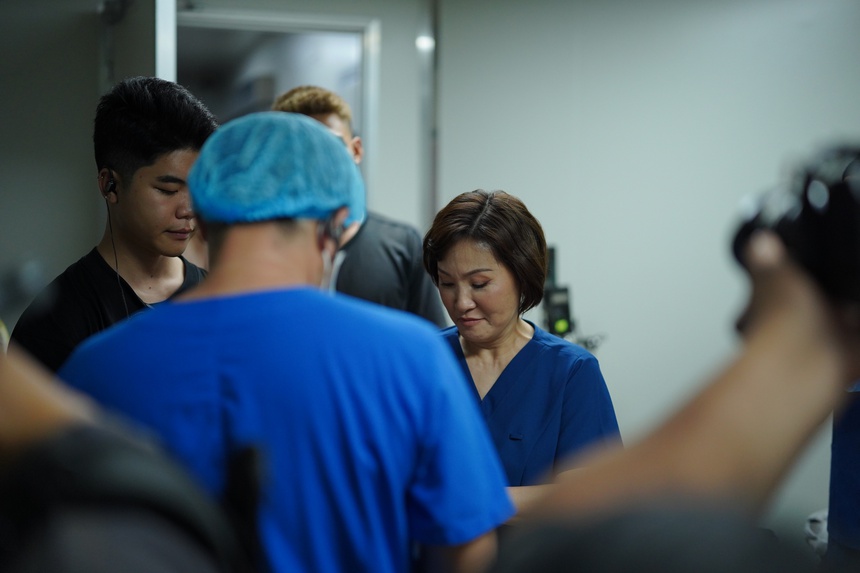 Dàn cast Chị Dâu: "Ăn cơm cũng phải lườm nguýt lẫn nhau" - Ảnh 1. Dàn cast Chị Dâu: "Ăn cơm cũng phải lườm nguýt lẫn nhau" - Ảnh 1.