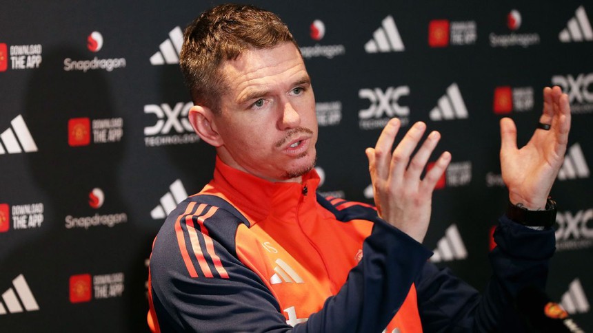 Huấn luyện viên đội nữ MU lên tiếng sau khi Sir Jim Ratcliffe tuyên bố đội nam là ưu tiên hàng đầu - Ảnh 1.