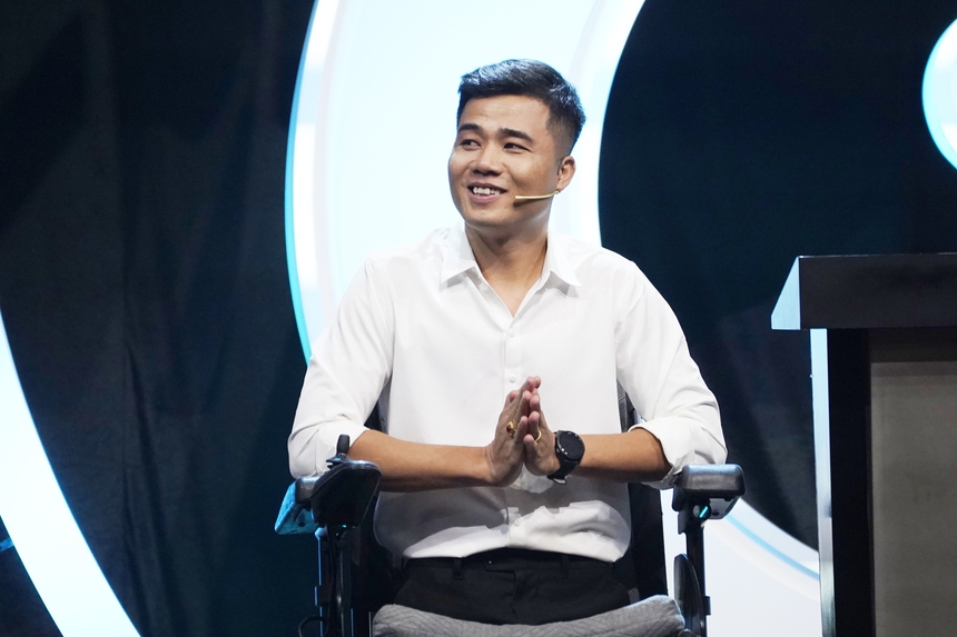 Cổ tích hiện đại về chàng trai không chân và người vợ xinh đẹp bán hàng online doanh thu cả tỉ đồng - Ảnh 6. Cổ tích hiện đại về chàng trai không chân và người vợ xinh đẹp bán hàng online doanh thu cả tỉ đồng - Ảnh 6.