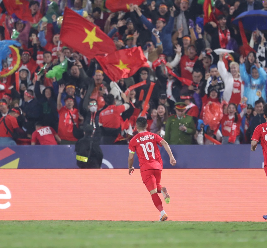 Xé lưới Indonesia, Quang Hải được ESPN, chuyên gia bóng đá nước ngoài và CĐV Đông Nam Á khen ngợi - Ảnh 1. Xé lưới Indonesia, Quang Hải được ESPN, chuyên gia bóng đá nước ngoài và CĐV Đông Nam Á khen ngợi - Ảnh 1.