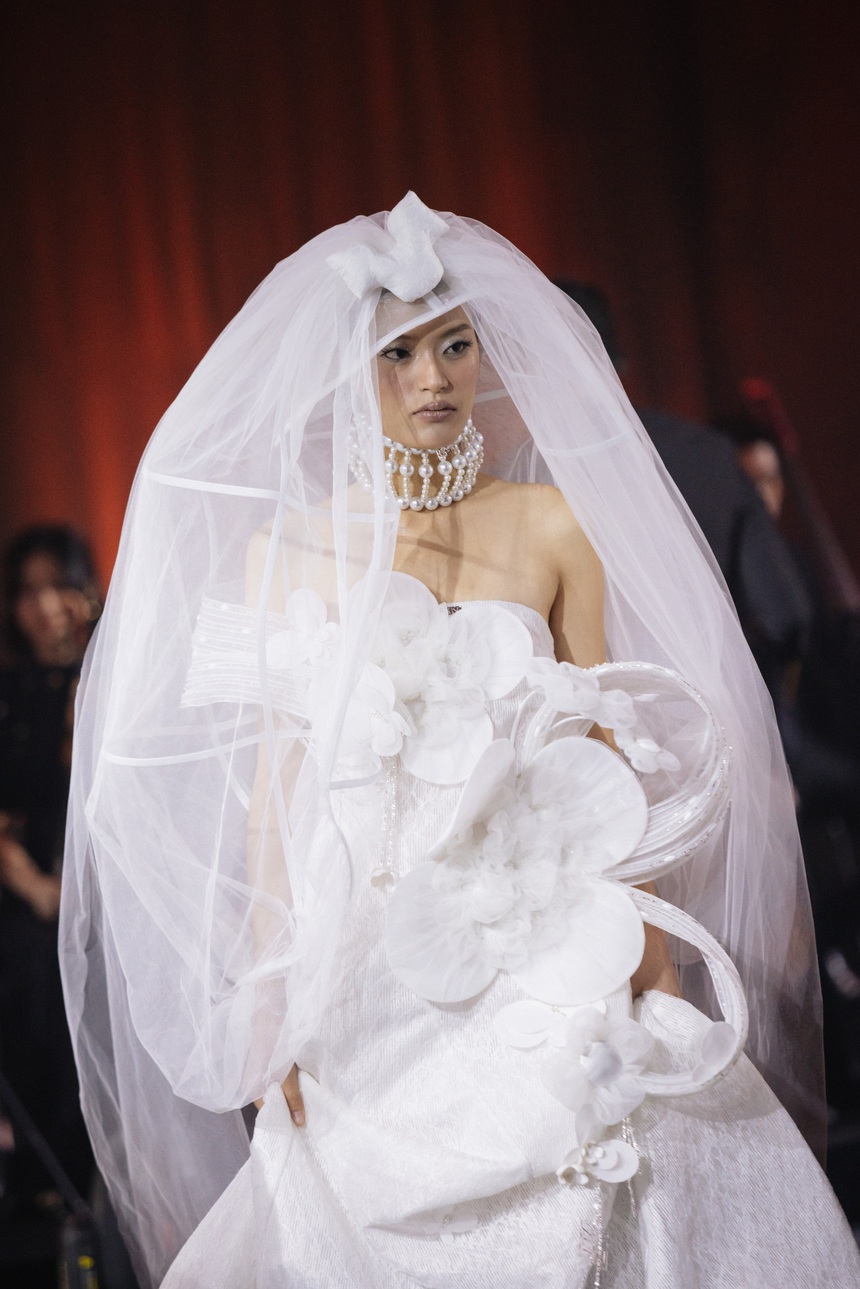 Hennessy Fashion Show - Go Toward the Newness: Đón khởi đầu rực rỡ - Ảnh 8. Hennessy Fashion Show - Go Toward the Newness: Đón khởi đầu rực rỡ - Ảnh 8.