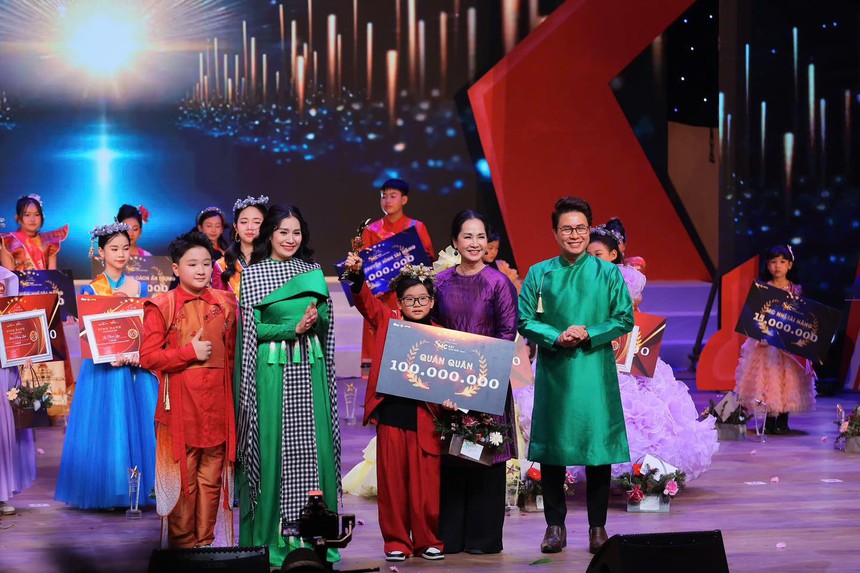 Ca sĩ Ngọc Khuê, Văn Mai Hương gây chú ý trên sân khấu Chung kết MC nhí toàn quốc 2024 - Ảnh 6. Ca sĩ Ngọc Khuê, Văn Mai Hương gây chú ý trên sân khấu Chung kết MC nhí toàn quốc 2024 - Ảnh 6.