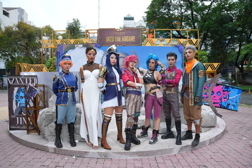 7 nghìn người tham dự "Vũ trụ Arcane" - Ảnh 1.