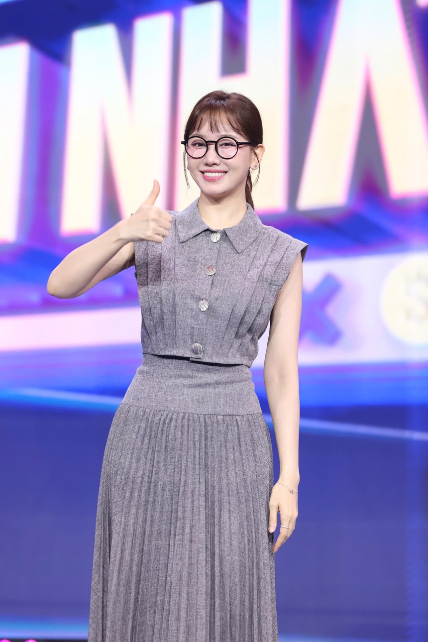 Hari Won tiết lộ cả mình và Trấn Thành đều có tính gia trưởng - Ảnh 1. Hari Won tiết lộ cả mình và Trấn Thành đều có tính gia trưởng - Ảnh 1.