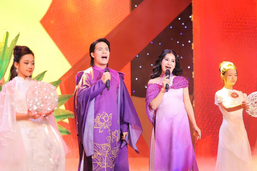 Ca sĩ Ngọc Khuê, Văn Mai Hương gây chú ý trên sân khấu Chung kết MC nhí toàn quốc 2024 - Ảnh 2. Ca sĩ Ngọc Khuê, Văn Mai Hương gây chú ý trên sân khấu Chung kết MC nhí toàn quốc 2024 - Ảnh 2.