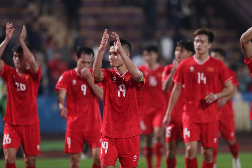 Tin nóng thể thao sáng 16/12: ĐT Việt Nam được thưởng điểm trên BXH thế giới; CLB của hoa khôi bóng chuyền Việt Nam có thay đổi lớn - Ảnh 3.