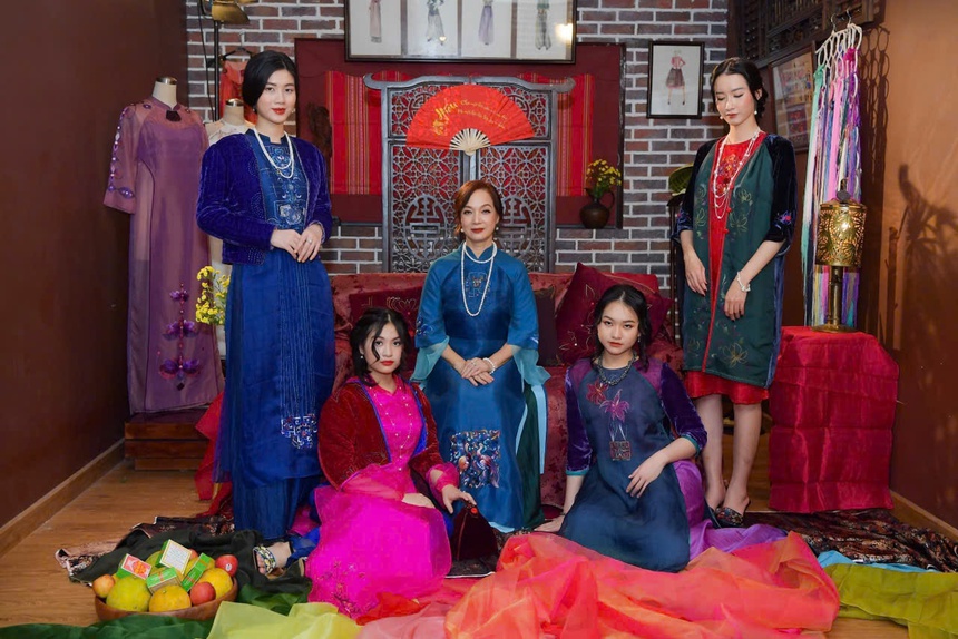 NTK Xuân Thu: "Đường thêu của mẹ" là sự trao truyền nghệ thuật - Ảnh 2.