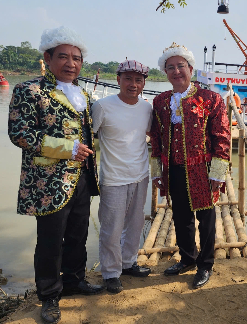 Đạo diễn Bình Trọng mời NSƯT Chí Trung đóng "Đại gia chân đất" - Ảnh 5. Đạo diễn Bình Trọng mời NSƯT Chí Trung đóng "Đại gia chân đất" - Ảnh 5.