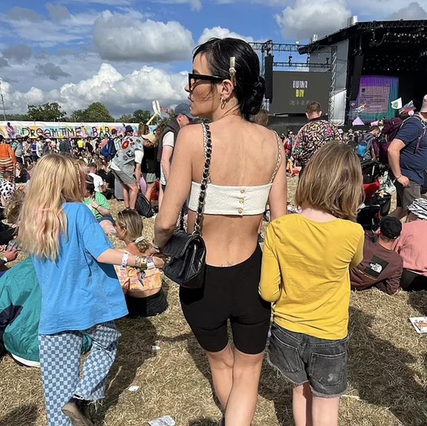 Lily Allen mở lòng về sức khỏe tinh thần: "Tôi không cảm thấy ổn và đã ngừng ăn" - Ảnh 4.