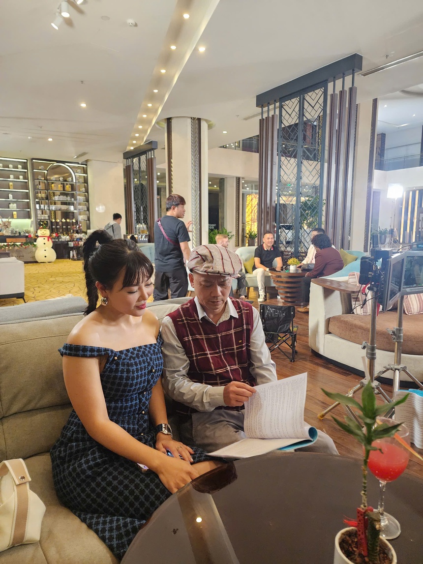 Đạo diễn Bình Trọng mời NSƯT Chí Trung đóng "Đại gia chân đất" - Ảnh 2. Đạo diễn Bình Trọng mời NSƯT Chí Trung đóng "Đại gia chân đất" - Ảnh 2.