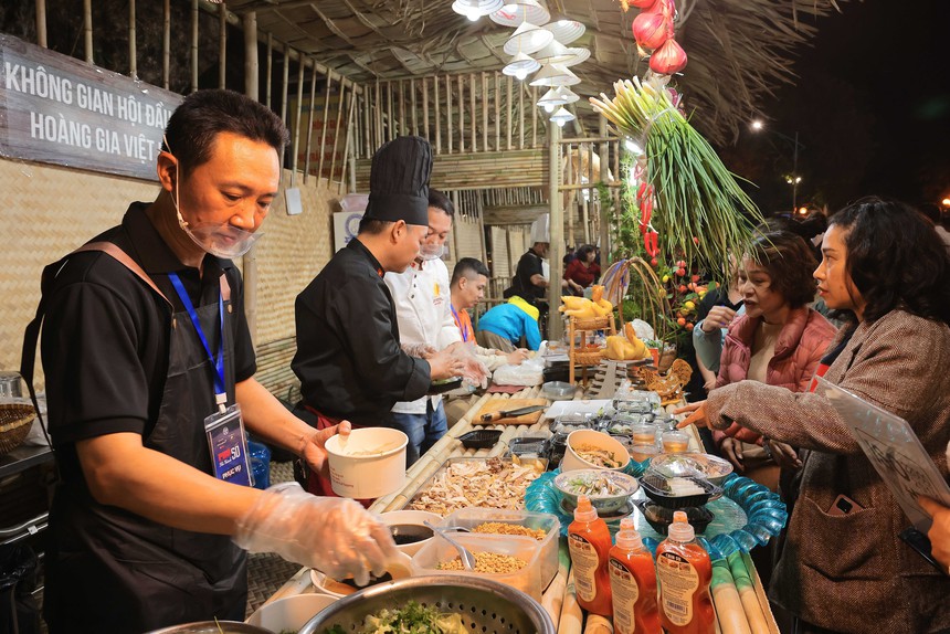 Hiến kế bảo tồn, phát triển làng nghề ẩm thực truyền thống Hà Nội - Ảnh 1. Hiến kế bảo tồn, phát triển làng nghề ẩm thực truyền thống Hà Nội - Ảnh 1.