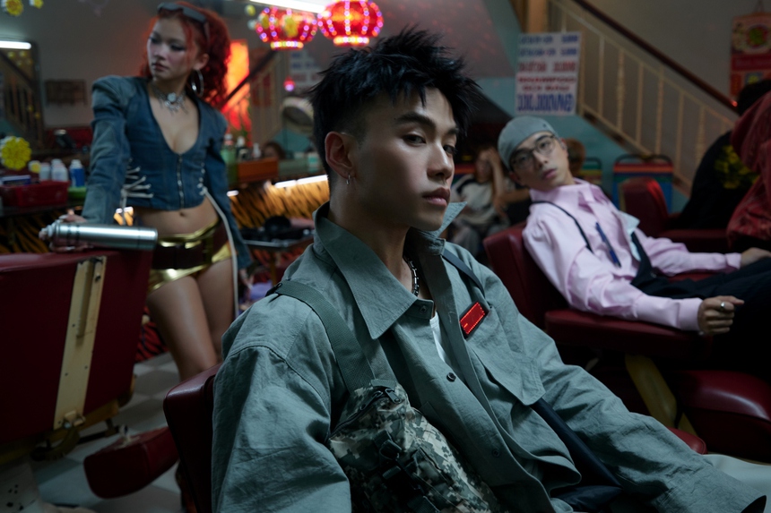 Thể Thiên tung MV "SAIGONTEY" như tour khám phá Sài Gòn - Ảnh 2. Thể Thiên tung MV "SAIGONTEY" như tour khám phá Sài Gòn - Ảnh 2.