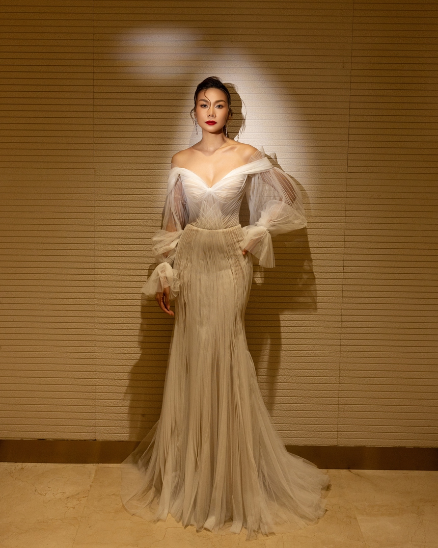 Thanh Hằng thay 3 bộ cánh “chạy show” sự kiện trong một tối - Ảnh 5.