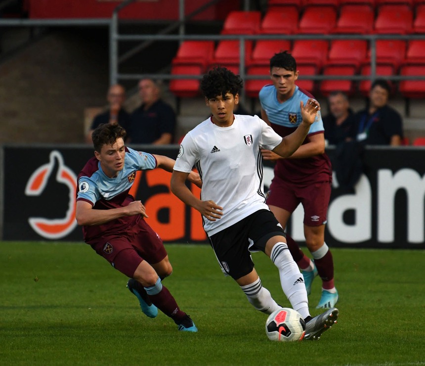 Ngôi sao nhập tịch Ben Davis của đội tuyển Thái Lan: Hành trình đặc biệt của một thần đồng - Ảnh 2.