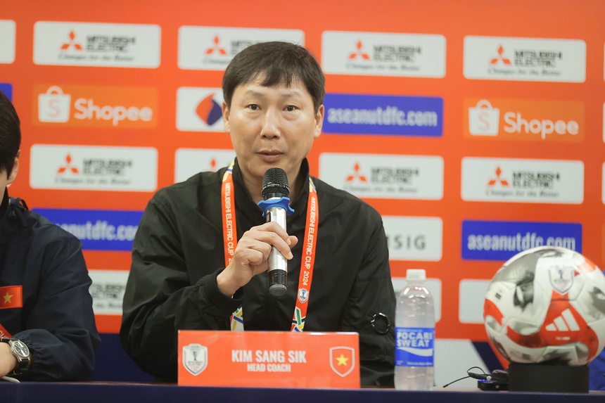 TRỰC TIẾP bóng đá Việt Nam vs Singapore 20h hôm nay, BK lượt về AFF Cup 2024 - Ảnh 3. TRỰC TIẾP bóng đá Việt Nam vs Singapore 20h hôm nay, BK lượt về AFF Cup 2024 - Ảnh 3.