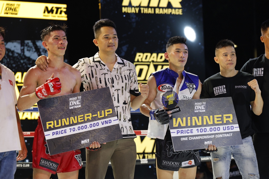 Tay đấm Việt nhận thưởng tiền tỷ, tiến đến đấu trường châu lục - Ảnh 2. Tay đấm Việt nhận thưởng tiền tỷ, tiến đến đấu trường châu lục - Ảnh 2.