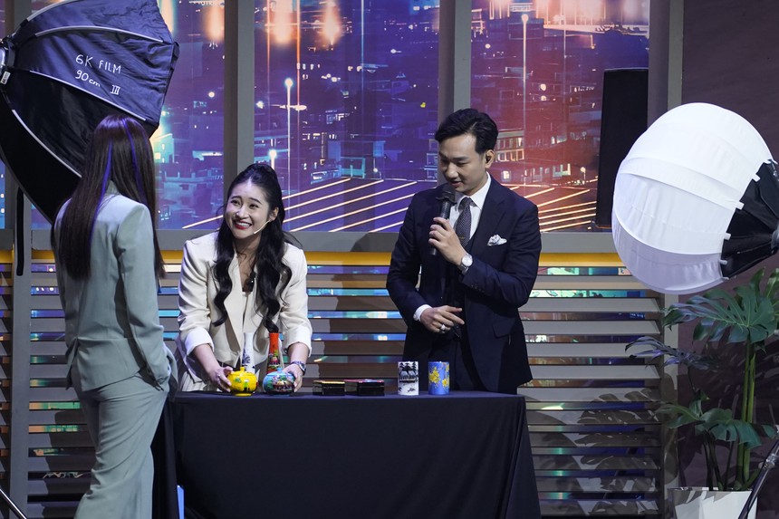 Diễn viên mạng Hồng Anh: Bước ra từ thế giới ảo tìm cơ hội ở "Whose Chance?" - Ảnh 4.