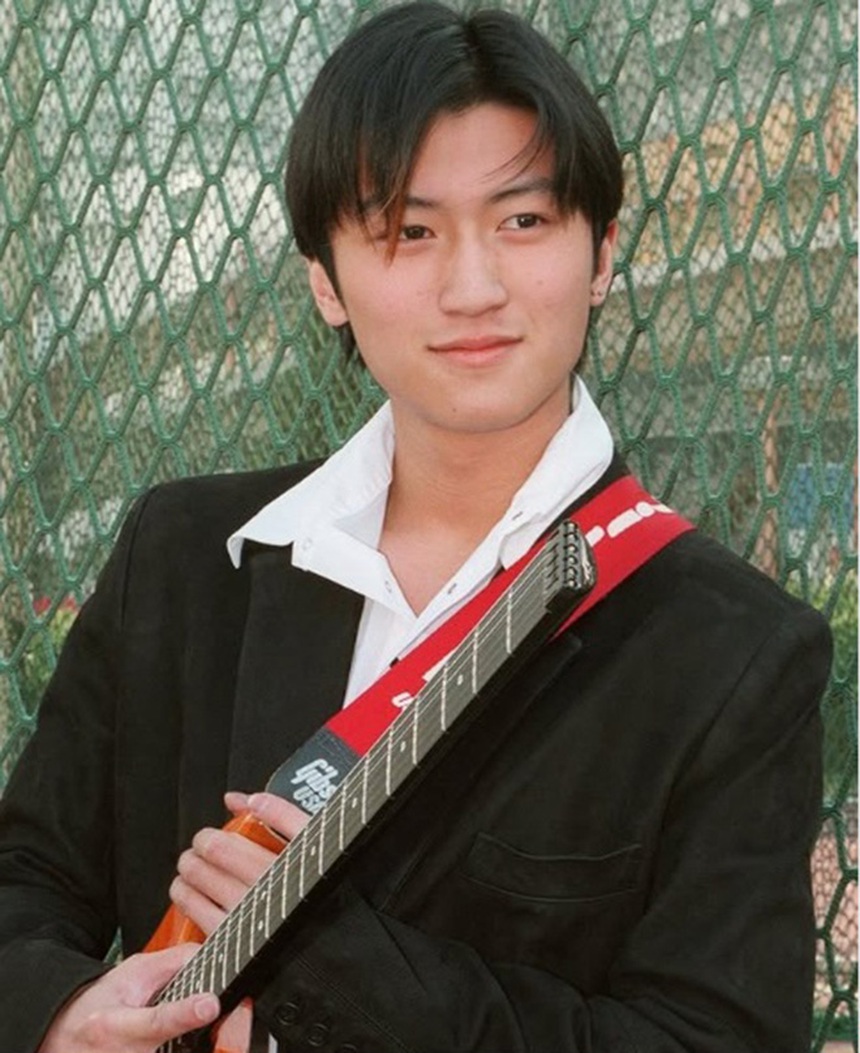 Tạ Đình Phong kỷ niệm 28 năm hoạt động nghệ thuật với diện mạo mới đầy ấn tượng - Ảnh 3. Tạ Đình Phong kỷ niệm 28 năm hoạt động nghệ thuật với diện mạo mới đầy ấn tượng - Ảnh 3.