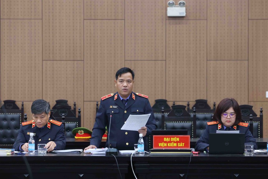 Vụ “Chuyến bay giải cứu” giai đoạn 2: Cựu Phó Giám đốc Sở nhận hối lộ 4,4 tỷ đồng từ 3 chuyến bay - Ảnh 1. Vụ “Chuyến bay giải cứu” giai đoạn 2: Cựu Phó Giám đốc Sở nhận hối lộ 4,4 tỷ đồng từ 3 chuyến bay - Ảnh 1.