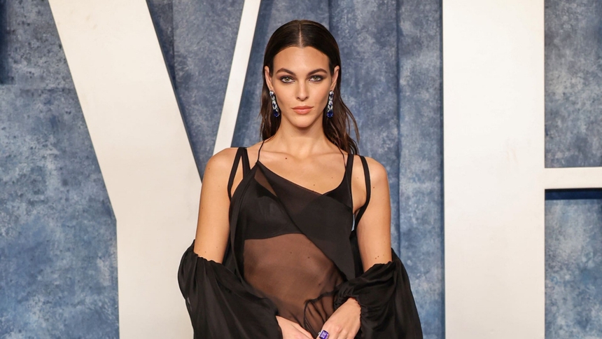 Leonardo DiCaprio đón Giáng sinh ấm áp với bạn gái kém 24 tuổi - Ảnh 3. Leonardo DiCaprio đón Giáng sinh ấm áp với bạn gái kém 24 tuổi - Ảnh 3.