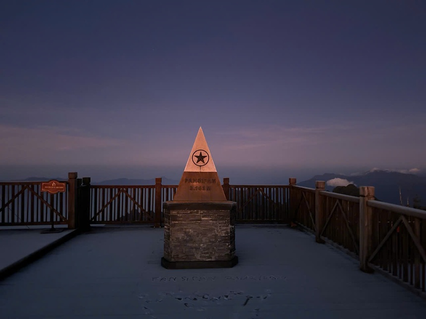 Sa Pa: Thu phí thăm quan danh lam thắng cảnh Khu vực đỉnh Fansipan và thác Cát Cát từ 1/1/2025 - Ảnh 1.