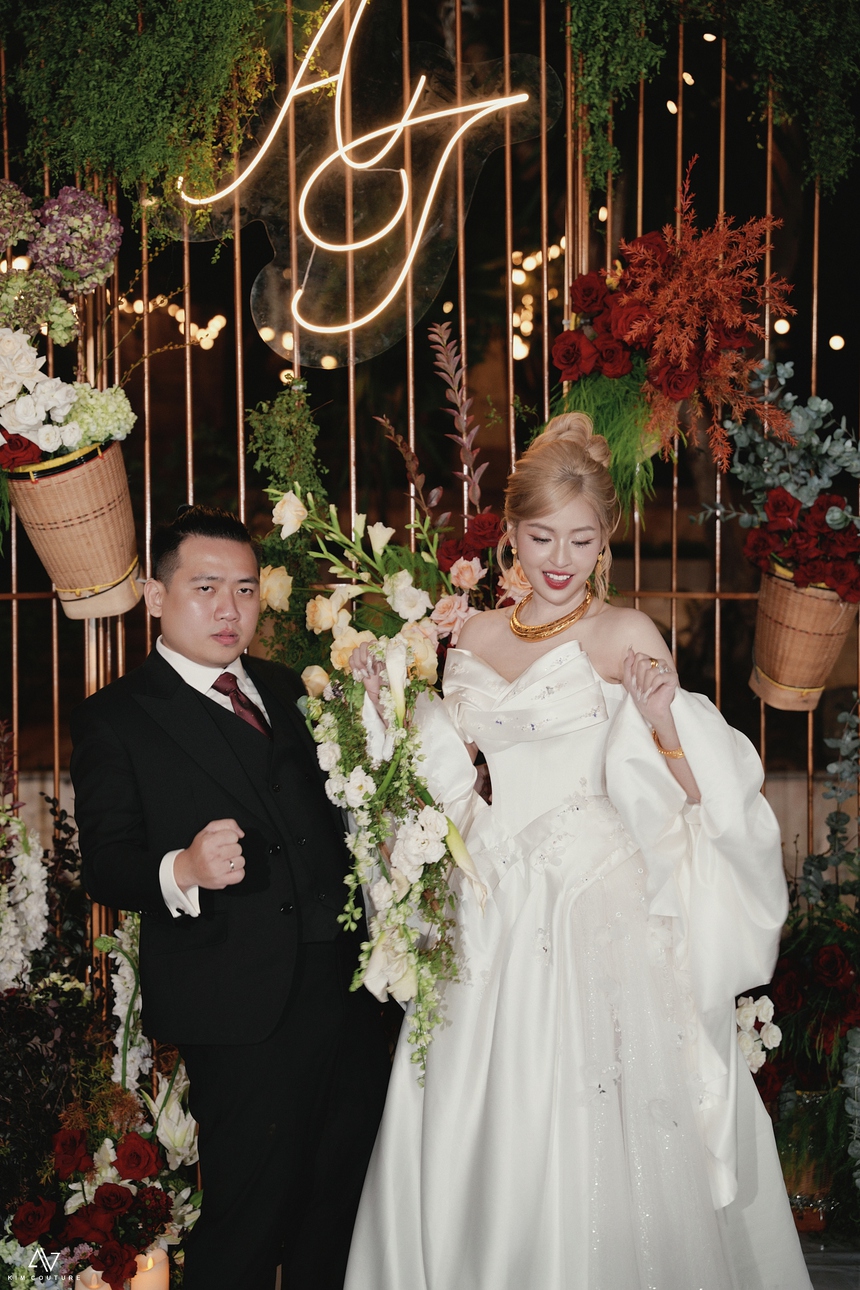 Trần Thanh Tâm đặt may 7 thiết kế váy cưới cho ngày trọng đại - Ảnh 7.