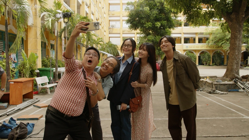 Phim "Kính vạn hoa: Bắt đền con ma": Nhiều hoài niệm, ít điểm nhấn - Ảnh 2.