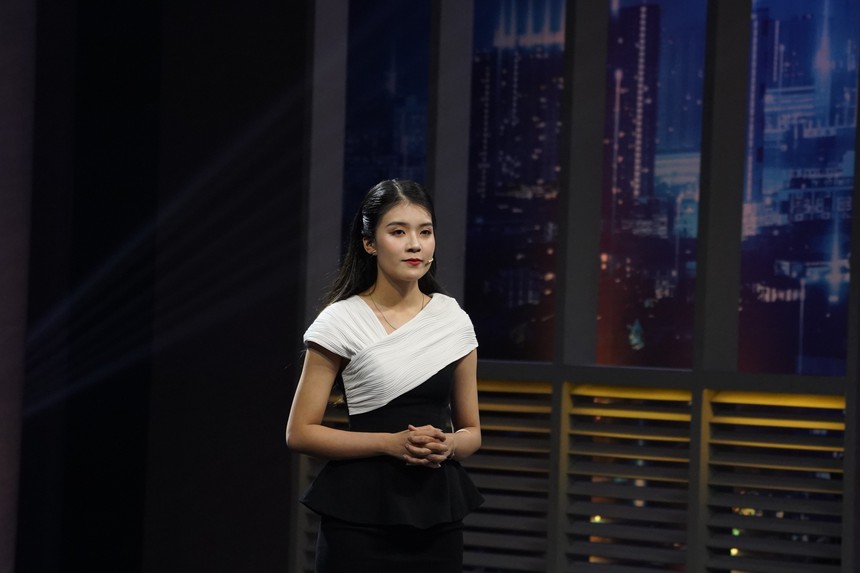 Á khôi đi tìm việc tại "Cơ hội cho ai", được Dược sĩ Tiến mở đường thi hoa hậu - Ảnh 2. Á khôi đi tìm việc tại "Cơ hội cho ai", được Dược sĩ Tiến mở đường thi hoa hậu - Ảnh 2.